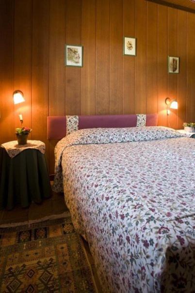 라 몰리나 Niu Dels Falcons B&B 객실 사진